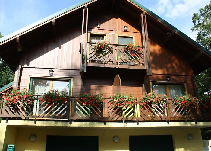 La Maison Par Les Pins Sylvestres Aparthotel 3*